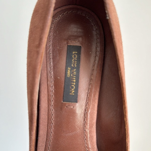 Authentic Louis Vuitton suede heels - Picture 5 of 7